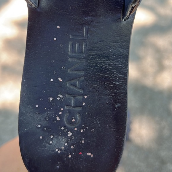 Authentic Channel chain flip flops, limited addition, purchased in Italy - Picture 5 of 6